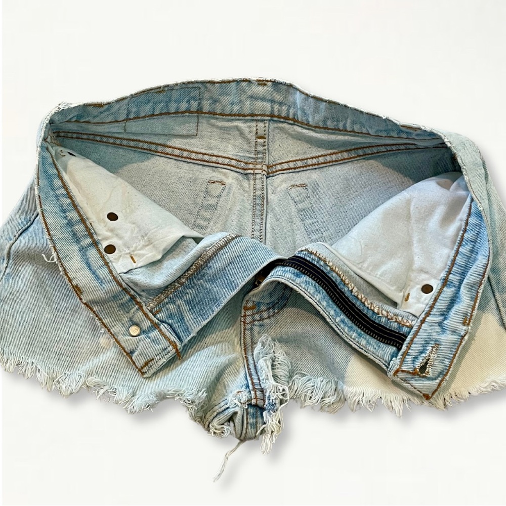 SOLD Vintage 90s Levi’s 501 Cut-Off Jean Shorts 1992 Raw Hem Distressed Denim - Picture 5 of 14